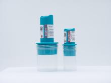 BiopSafe Slutet System är en säker behållare fylld med 20ml alt. 60 ml formaldehyd.
Behållaren gör att du inte exponeras för formaldehyd i onödan när du förbereder preparat för histologisk analys.